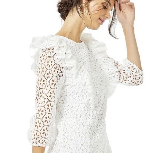 Lilly Pulitzer Dresses & Skirts - Lilly Pulitzer RESORT WHITE SAND DOLLAR EYELET dress